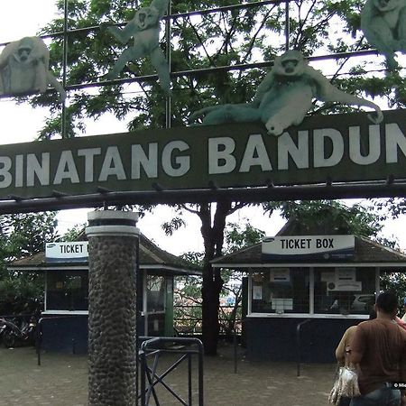 Zen Rooms Bukit Tunggul Bandung Extérieur photo