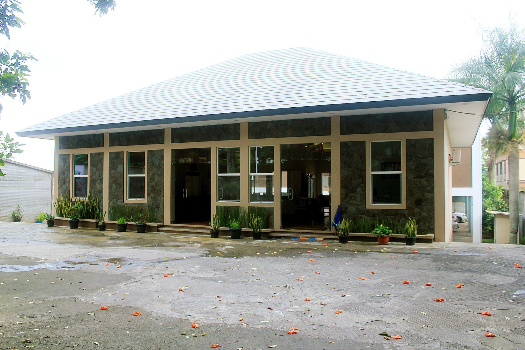 Zen Rooms Bukit Tunggul Bandung Extérieur photo