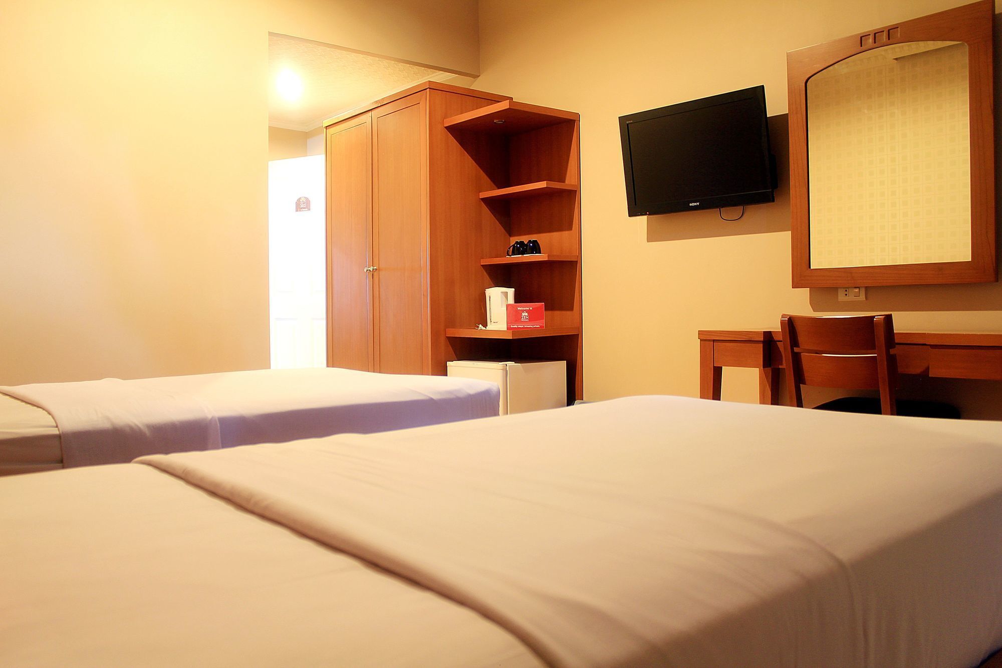 Zen Rooms Bukit Tunggul Bandung Extérieur photo
